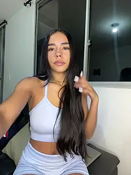 JennSanz online show from February 2025 07:21:01 AM