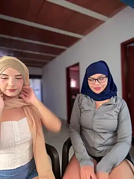 Snapshot of lalilamassu1 chatting on November 2025 06:44:01 PM lalilamassu1 online show from November 2025 06:44:01 PM