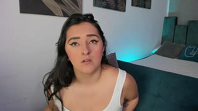 Kathia Morelli online show from October 2025 12:04:01 PM