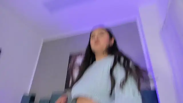 Kathia Morelli online show from December 2025 12:07:01 PM