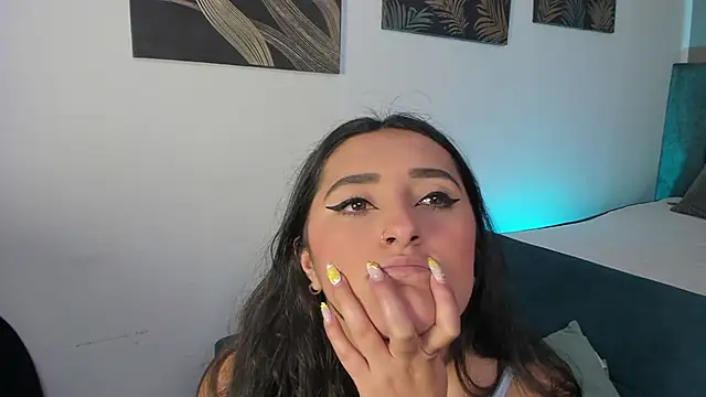 Kathia Morelli online show from October 2025 11:42:01 AM