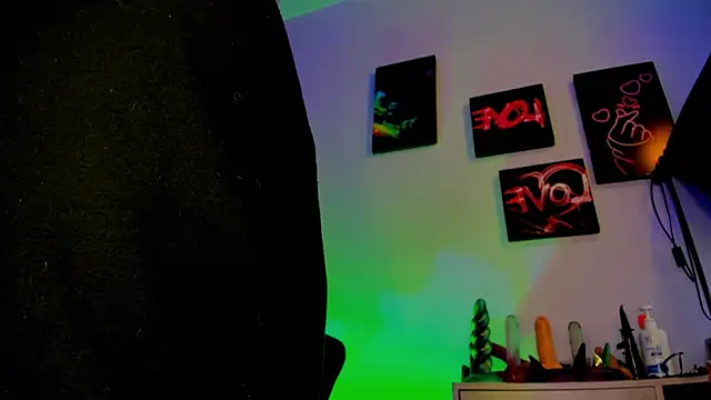 kuromi69 online show from November 2025 04:12:02 AM