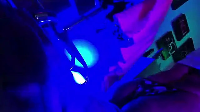 kuromi69 online show from October 2025 04:47:01 AM