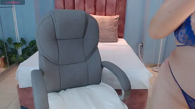 Violetta rainbow online show from November 2025 03:50:02 AM