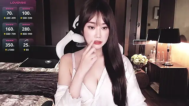 Snapshot of Cartier-__Daji- chatting on June 2026 10:32:01 AM Cartier- Daji- online show from June 2026 10:32:01 AM