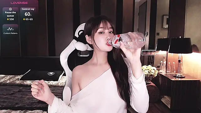 Snapshot of Cartier-__Daji- chatting on June 2026 04:13:01 PM Cartier- Daji- online show from June 2026 04:13:01 PM