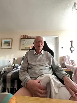 Snapshot of cutaboverest chatting on February 2026 04:06:01 PM cutaboverest online show from February 2026 04:06:01 PM