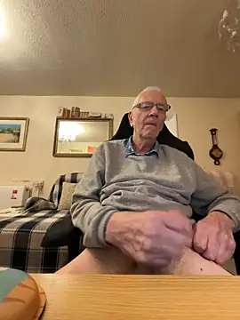 Snapshot of cutaboverest chatting on December 2025 06:10:02 PM cutaboverest online show from December 2025 06:10:02 PM