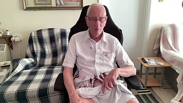 Snapshot of cutaboverest chatting on November 2025 04:01:02 PM cutaboverest online show from November 2025 04:01:02 PM