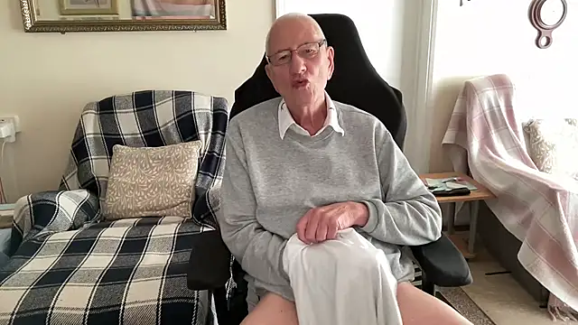 Snapshot of cutaboverest chatting on June 2026 03:06:02 PM cutaboverest online show from June 2026 03:06:02 PM