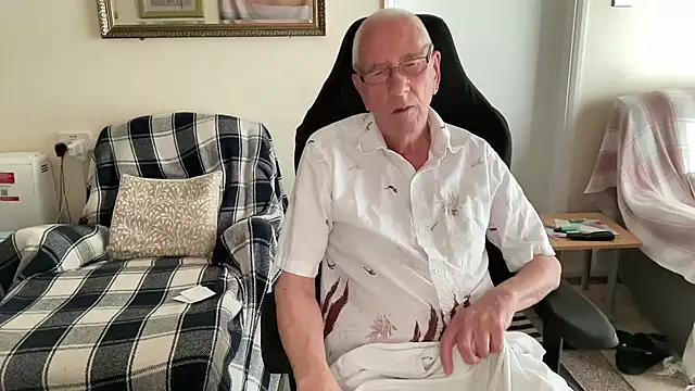 Snapshot of cutaboverest chatting on July 2026 07:28:02 PM cutaboverest online show from July 2026 07:28:02 PM