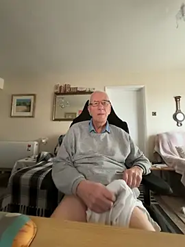 Snapshot of cutaboverest chatting on February 2026 04:26:01 PM cutaboverest online show from February 2026 04:26:01 PM