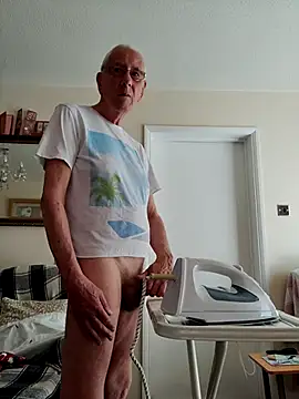 Snapshot of cutaboverest chatting on May 2026 03:01:02 PM cutaboverest online show from May 2026 03:01:02 PM