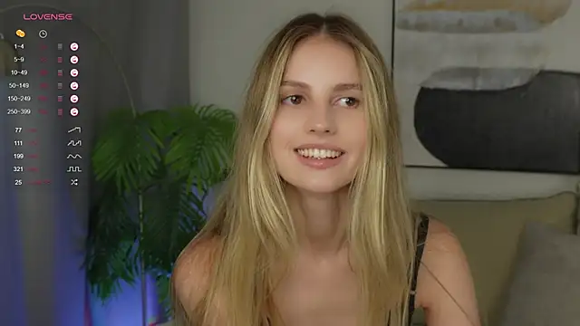 Fluffy-Angel online show from September 2025 03:50:01 PM