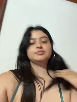 Stephania 18 online show from October 2025 04:57:01 AM