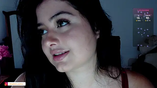 Stephania 18 online show from December 2025 08:30:01 PM