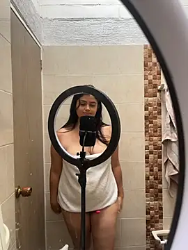 Stephania 18 online show from November 2025 03:06:02 PM