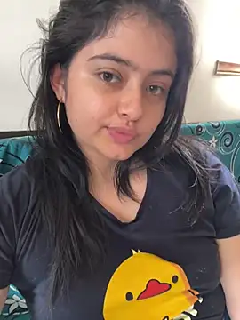 Stephania 18 online show from February 2025 07:49:01 PM