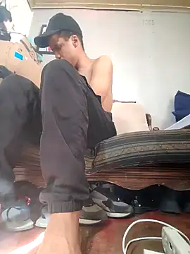 Snapshot of Tigermanboy chatting on October 2025 01:24:01 PM Tigermanboy online show from October 2025 01:24:01 PM