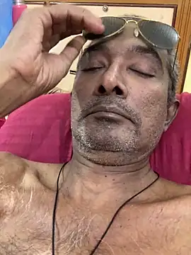 Lookin4Kinky Partner online show from November 2025 05:41:02 AM