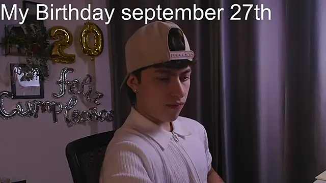Snapshot of Ares_Dickson chatting on September 2025 10:38:02 PM Ares Dickson online show from September 2025 10:38:02 PM