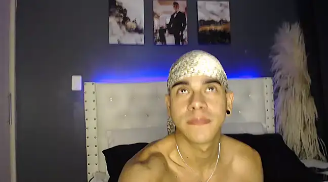 Mackenzzie 777  online show from March 2025 02:40:01 AM