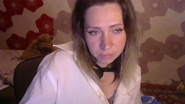 Snapshot of Queen_Daenerys chatting on September 2025 05:53:02 PM Queen Daenerys online show from September 2025 05:53:02 PM