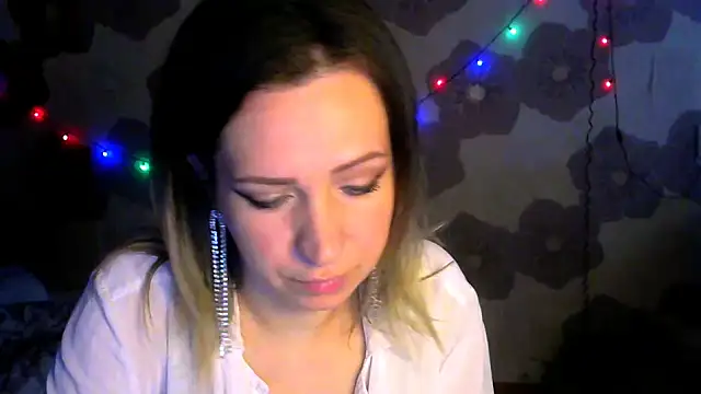 Snapshot of Queen_Daenerys chatting on October 2025 09:54:02 AM Queen Daenerys online show from October 2025 09:54:02 AM