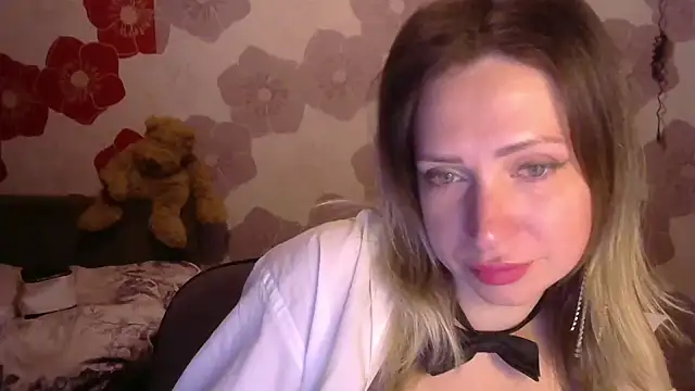 Snapshot of Queen_Daenerys chatting on September 2025 08:53:02 PM Queen Daenerys online show from September 2025 08:53:02 PM