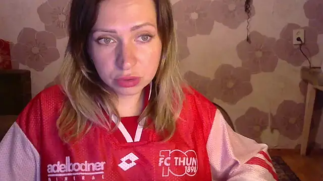 Snapshot of Queen_Daenerys chatting on September 2025 08:19:01 PM Queen Daenerys online show from September 2025 08:19:01 PM