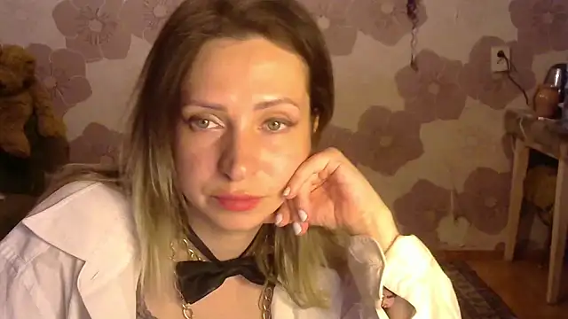 Snapshot of Queen_Daenerys chatting on September 2025 08:53:01 PM Queen Daenerys online show from September 2025 08:53:01 PM