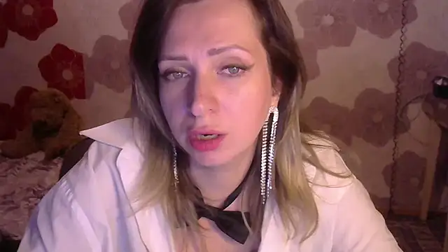 Snapshot of Queen_Daenerys chatting on September 2025 04:35:02 PM Queen Daenerys online show from September 2025 04:35:02 PM