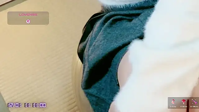 Hina-Happy online show from December 2025 02:12:01 AM