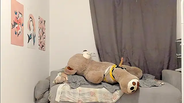 Snapshot of Silly__Milly chatting on February 2025 05:52:02 PM Silly  Milly online show from February 2025 05:52:02 PM
