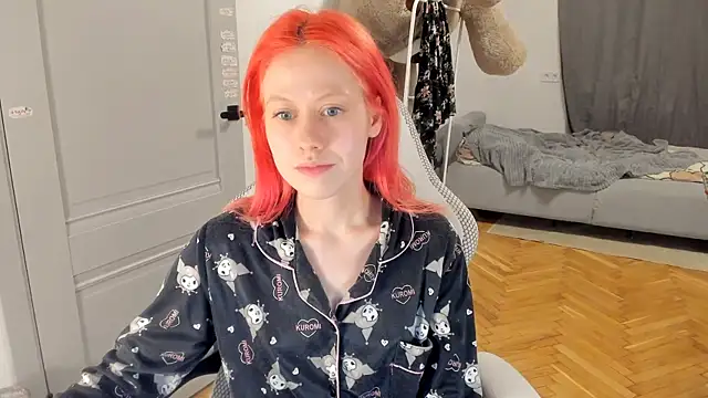 Snapshot of Silly__Milly chatting on February 2025 02:45:01 PM Silly  Milly online show from February 2025 02:45:01 PM