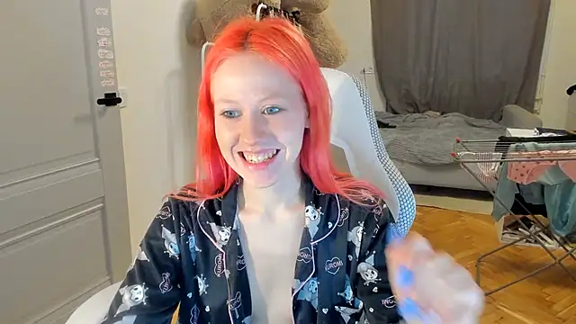 Snapshot of Silly__Milly chatting on February 2025 12:58:01 PM Silly  Milly online show from February 2025 12:58:01 PM