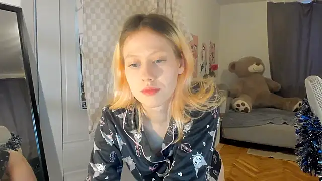 Snapshot of Silly__Milly chatting on December 2024 10:06:02 AM Silly  Milly online show from December 2024 10:06:02 AM