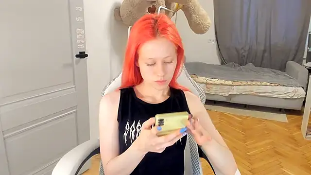 Snapshot of Silly__Milly chatting on February 2025 01:11:02 PM Silly  Milly online show from February 2025 01:11:02 PM