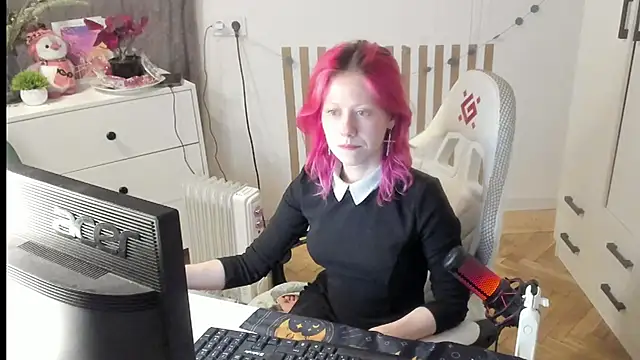 Silly  Milly online show from February 2026 04:58:02 PM