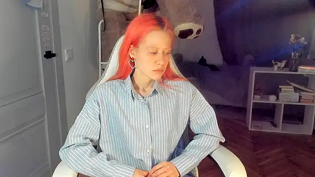 Snapshot of Silly__Milly chatting on March 2025 06:11:02 PM Silly  Milly online show from March 2025 06:11:02 PM