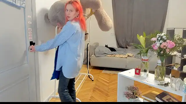 Snapshot of Silly__Milly chatting on March 2025 05:01:01 PM Silly  Milly online show from March 2025 05:01:01 PM