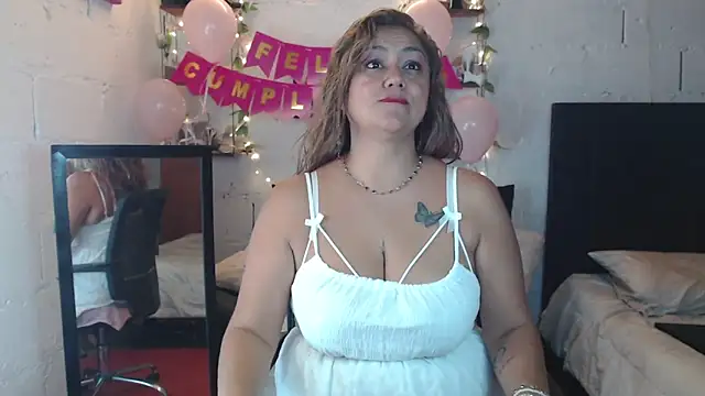 missrosario stepmoan online show from March 2026 04:28:02 PM