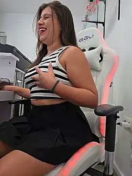 Snapshot of GatitaXD27 chatting on October 2025 10:25:01 AM GatitaXD27 online show from October 2025 10:25:01 AM