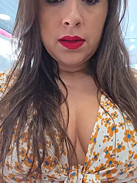 Snapshot of GatitaXD27 chatting on November 2025 10:36:02 AM GatitaXD27 online show from November 2025 10:36:02 AM