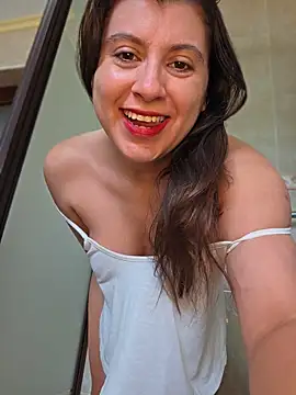 Snapshot of GatitaXD27 chatting on April 2026 10:11:01 AM GatitaXD27 online show from April 2026 10:11:01 AM