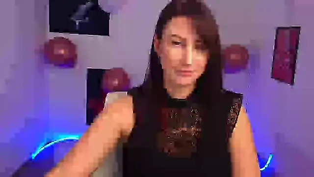 Loren Moa online show from March 2025 10:44:02 AM