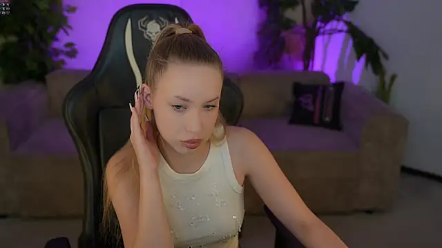 Linda054 online show from November 2025 05:55:02 AM