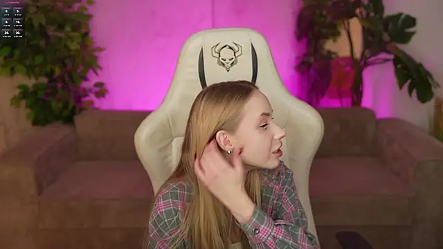 Linda054 online show from October 2025 08:32:02 PM