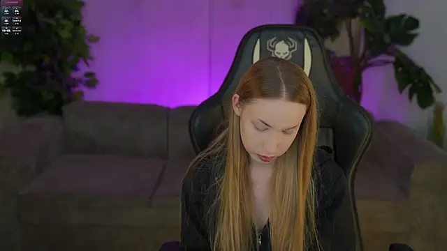 Linda054 online show from November 2025 01:32:02 AM