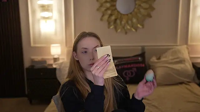 Linda054 online show from November 2025 12:44:01 AM